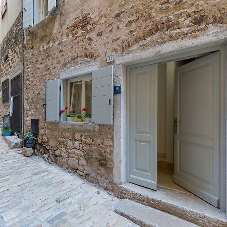 Cozy Montalbano Studios By Irundo โรวีน ภายนอก รูปภาพ