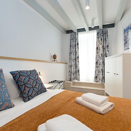 Cozy Montalbano Studios By Irundo โรวีน ภายนอก รูปภาพ