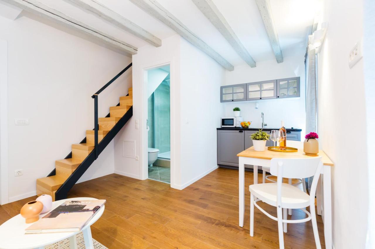Cozy Montalbano Studios By Irundo โรวีน ภายนอก รูปภาพ