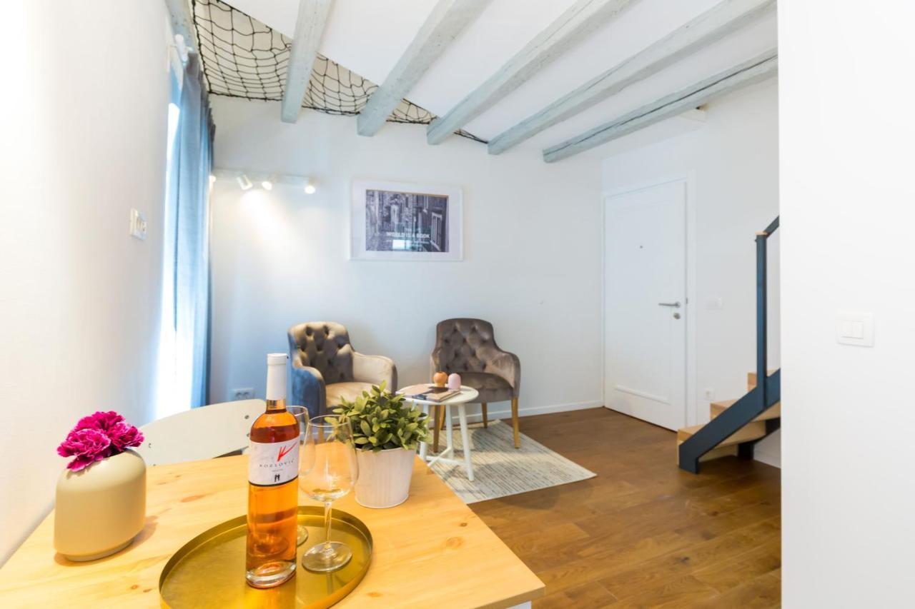 Cozy Montalbano Studios By Irundo โรวีน ภายนอก รูปภาพ