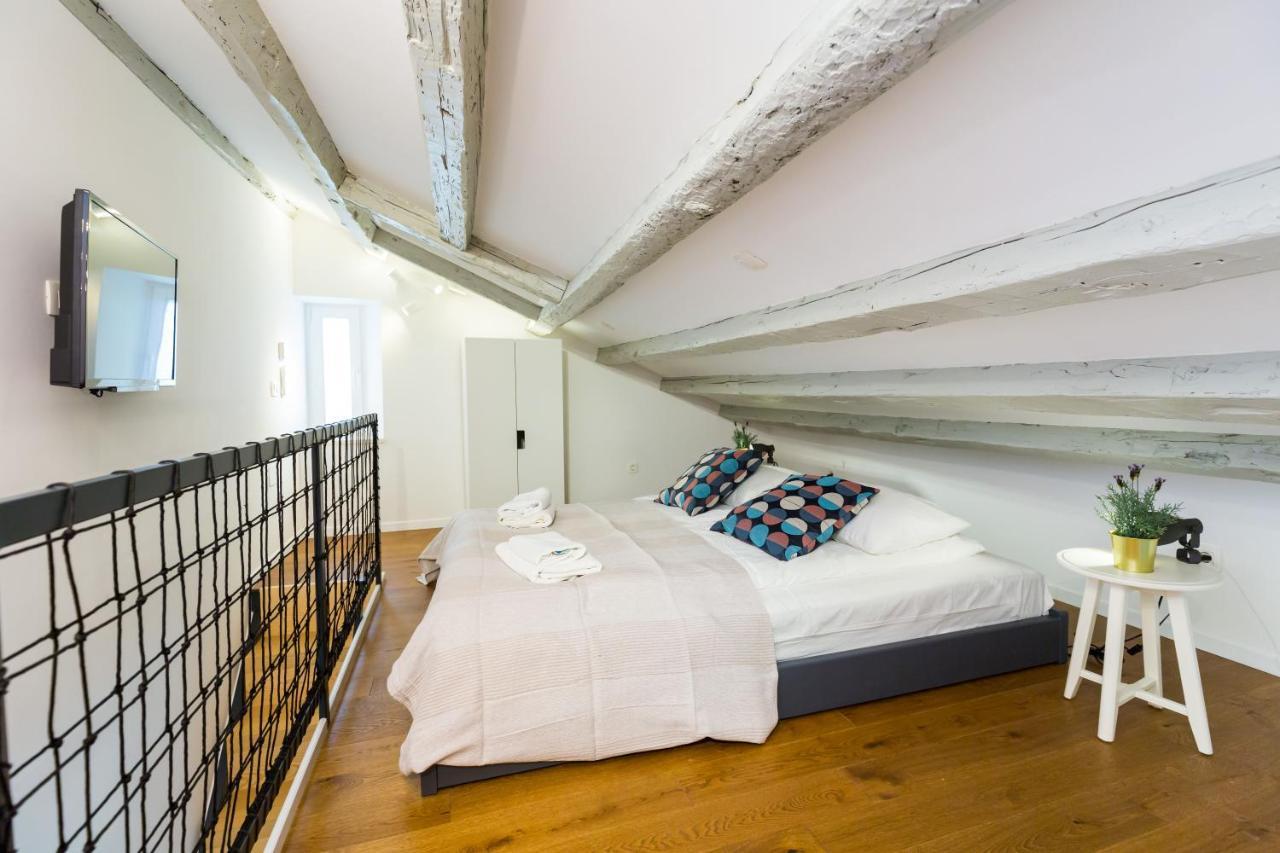 Cozy Montalbano Studios By Irundo โรวีน ภายนอก รูปภาพ
