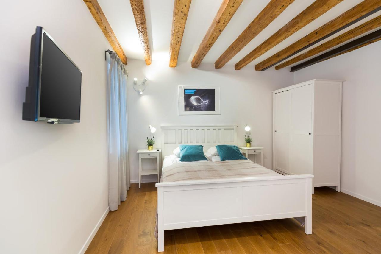 Cozy Montalbano Studios By Irundo โรวีน ภายนอก รูปภาพ