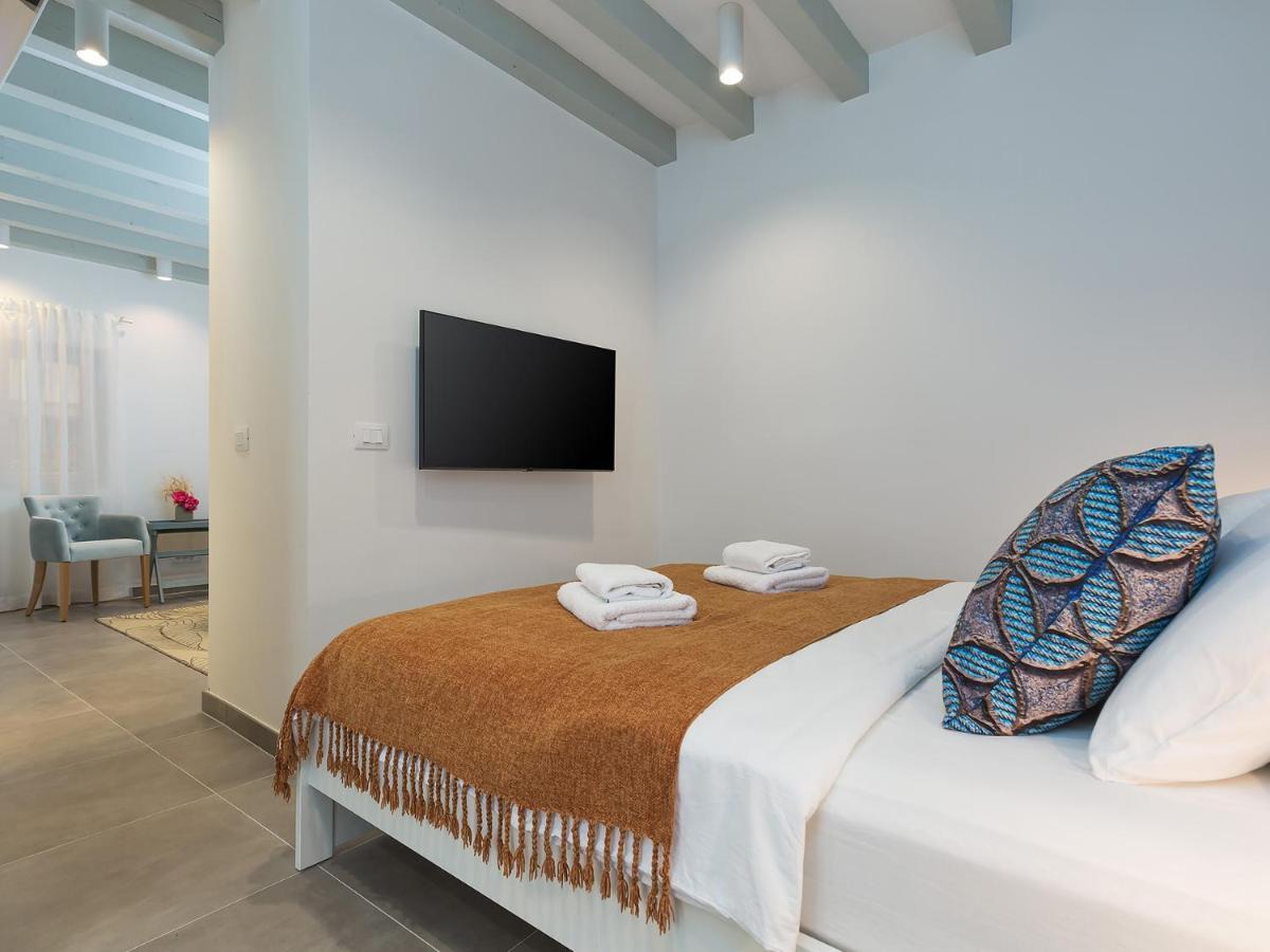 Cozy Montalbano Studios By Irundo โรวีน ภายนอก รูปภาพ