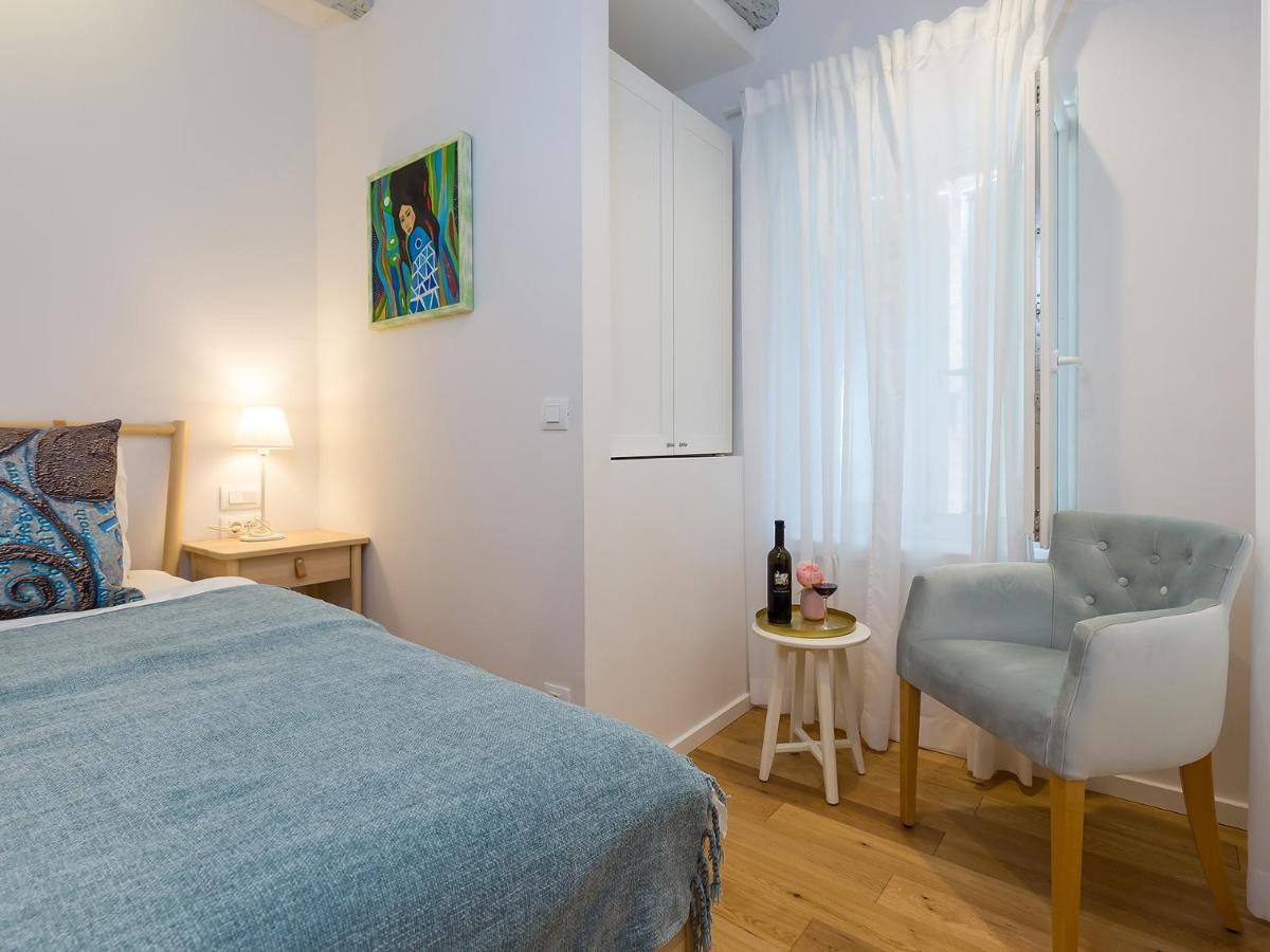 Cozy Montalbano Studios By Irundo โรวีน ภายนอก รูปภาพ