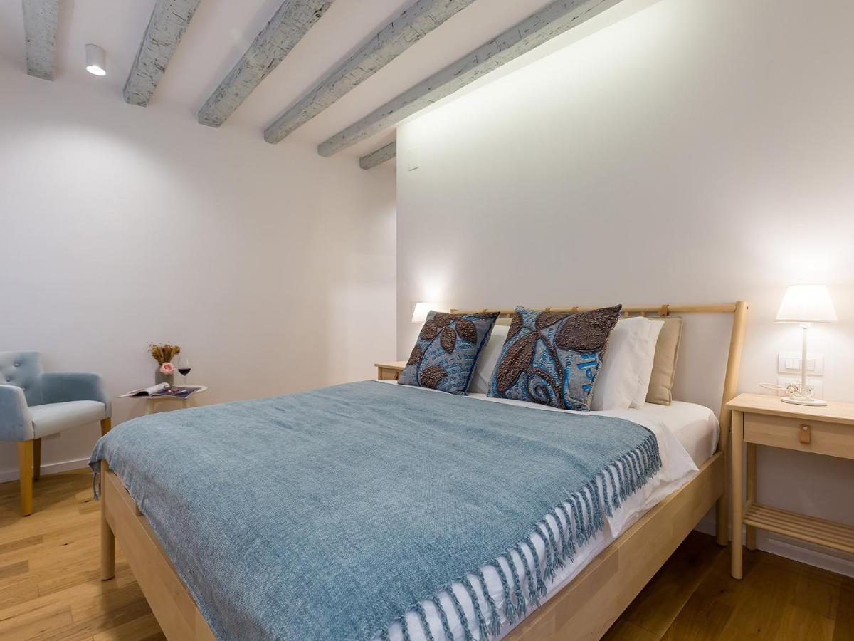 Cozy Montalbano Studios By Irundo โรวีน ภายนอก รูปภาพ