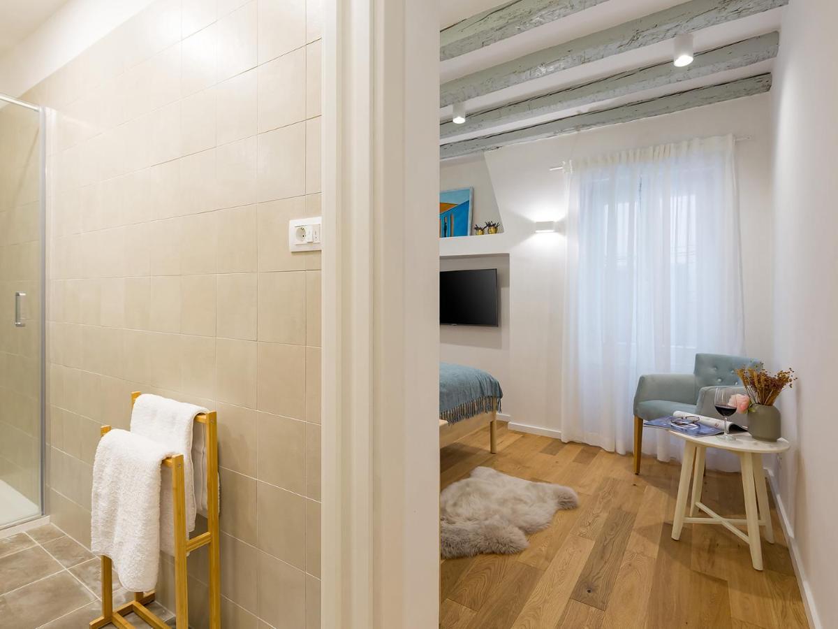 Cozy Montalbano Studios By Irundo โรวีน ภายนอก รูปภาพ