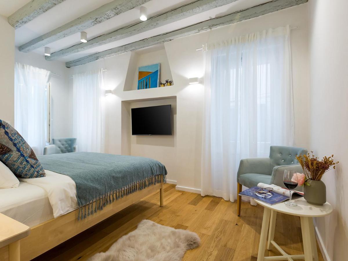 Cozy Montalbano Studios By Irundo โรวีน ภายนอก รูปภาพ